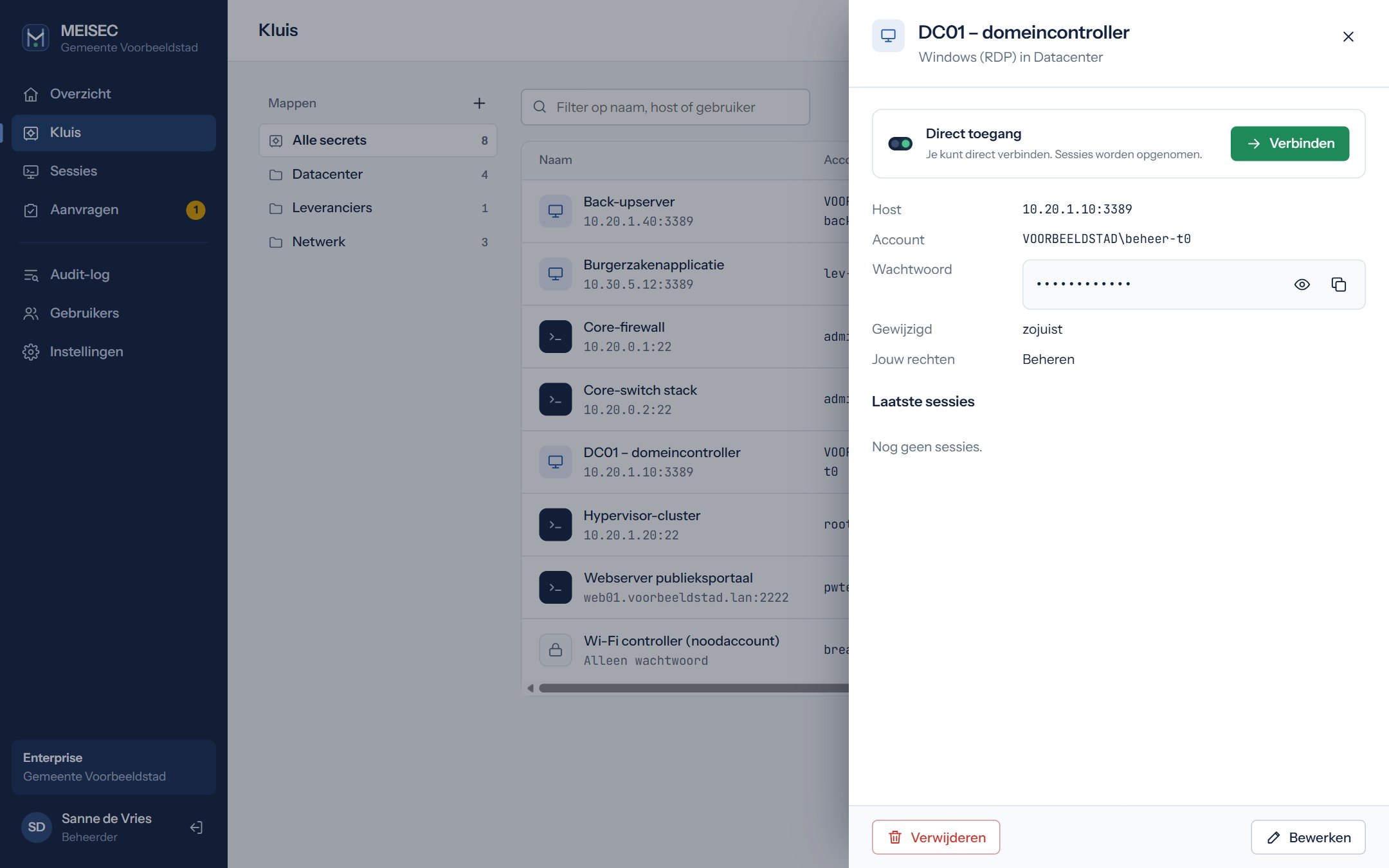De kluis met mappen Datacenter, Leveranciers en Netwerk; het detailpaneel van de domeincontroller is open